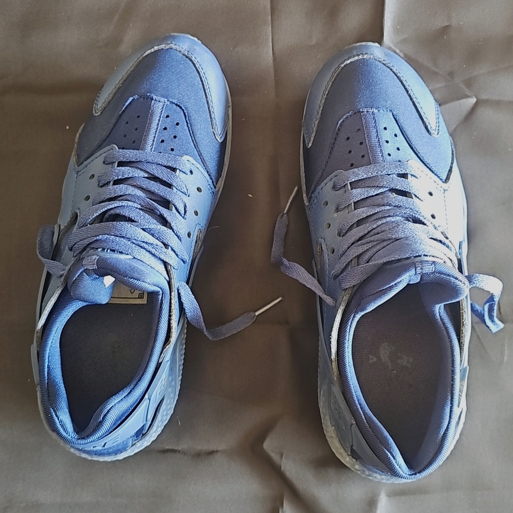 Nike Blue Athletic Shoes